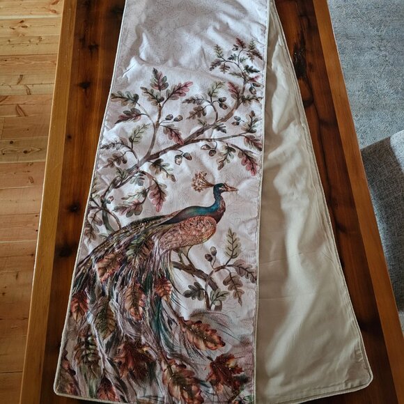 Peacock table runner - Picture 7 of 8